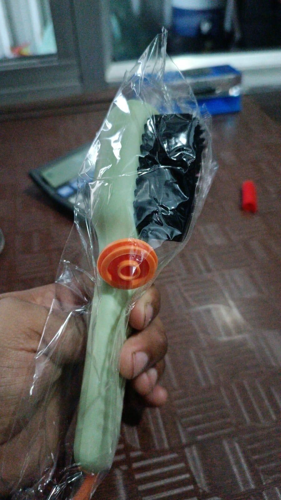 🧽 Multifunctional Shoe Polishing Brush